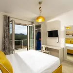 Hemera - Mediterranean Elegance With Private Jacuzzi And Capri Views * Massa Lubrense