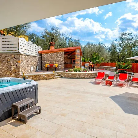 Hemera - Mediterranean Elegance With Private Jacuzzi And Capri Views וילה