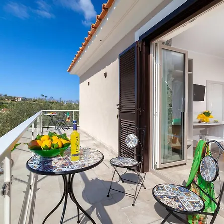 Villa Hemera - Mediterranean Elegance With Private Jacuzzi And Capri Views