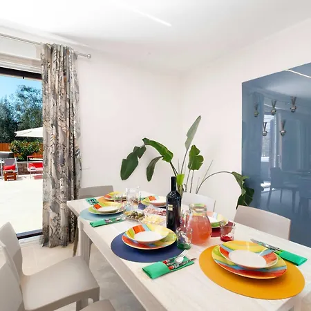 Hemera - Mediterranean Elegance With Private Jacuzzi And Capri Views *