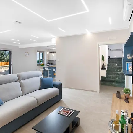 Hemera - Mediterranean Elegance With Private Jacuzzi And Capri Views *