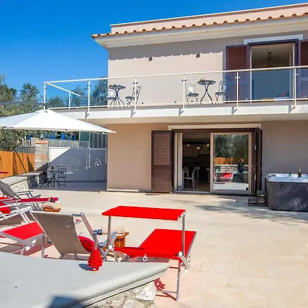 Hemera - Mediterranean Elegance With Private Jacuzzi And Capri Views וילה *