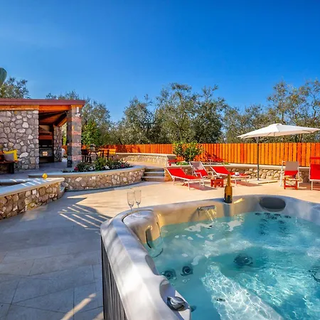 וילה Hemera - Mediterranean Elegance With Private Jacuzzi And Capri Views *